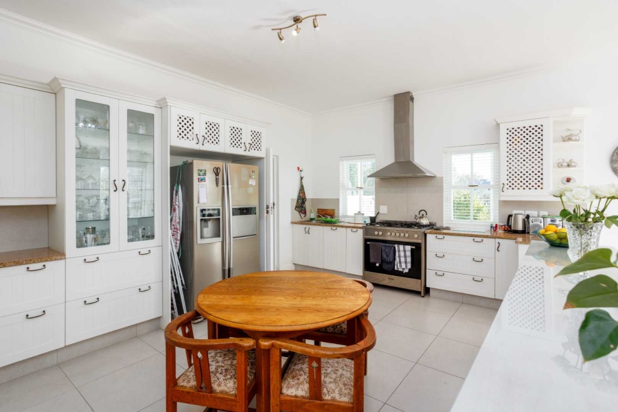 To Let 4 Bedroom Property for Rent in Val De Vie Estate Western Cape